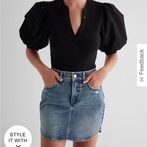 Ribbed V-Neck Poplin Puff Sleeve Henley Tee